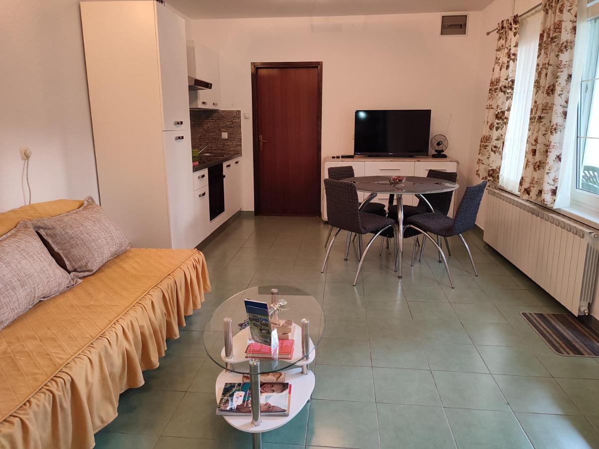 גרבובץ Apartments Bozic מראה חיצוני תמונה