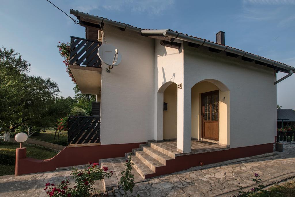 גרבובץ Apartments Bozic מראה חיצוני תמונה