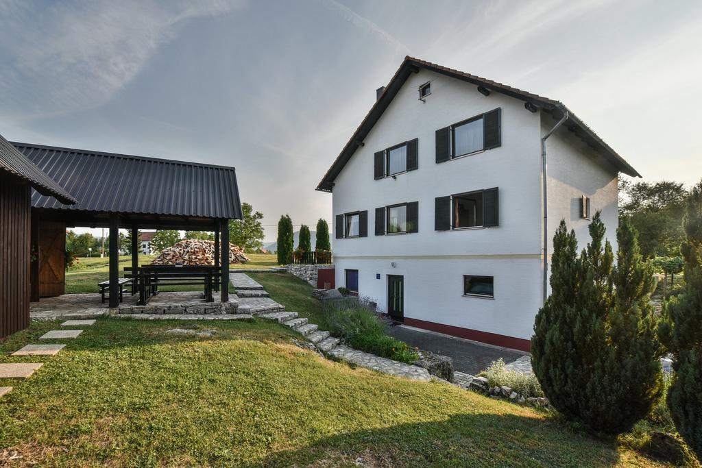 גרבובץ Apartments Bozic מראה חיצוני תמונה