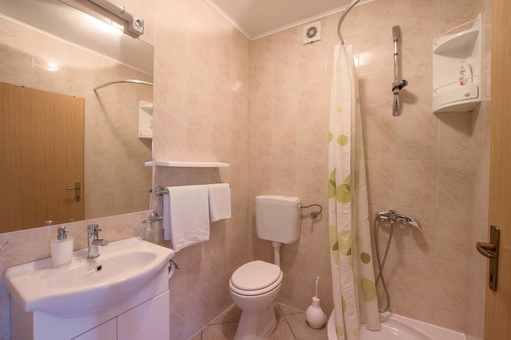 גרבובץ Apartments Bozic מראה חיצוני תמונה